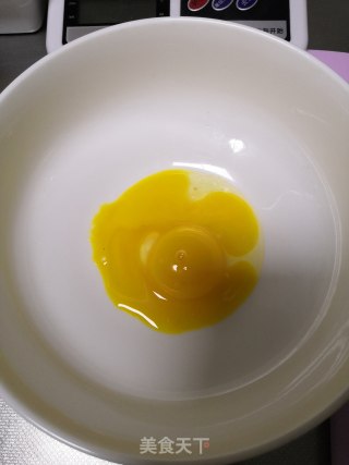 双色戚风的做法步骤：1