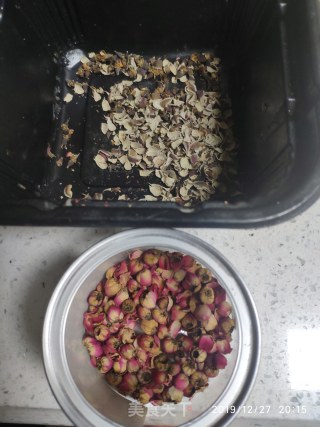 玫瑰桂圆姜枣膏的做法步骤：2