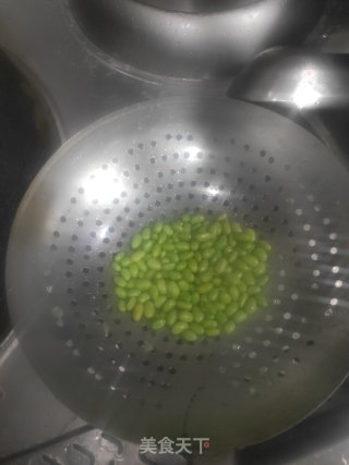雪菜烧毛豆的做法步骤：2