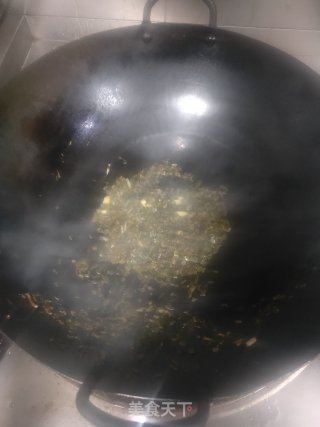 雪菜烧毛豆的做法步骤：3