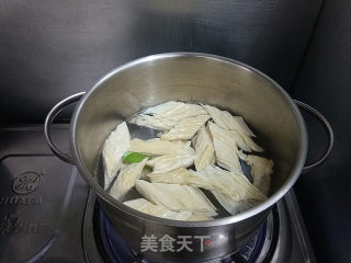 荷兰豆拌腐竹的做法步骤：3
