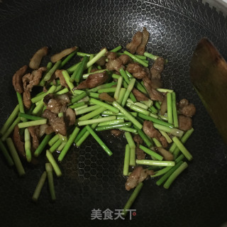 蒜苔炒平菇的做法步骤：12
