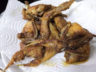 孜然鹌鹑的做法步骤：9