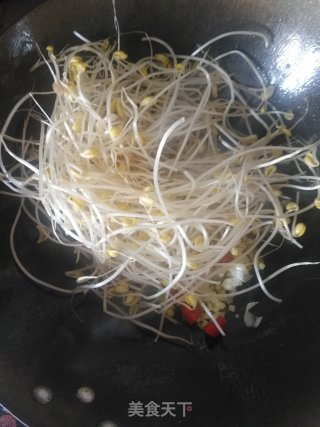 素炒豆芽的做法步骤：5