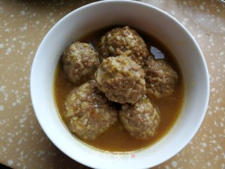 肉丸青菜面的做法步骤：2