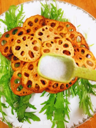椒盐香酥藕片的做法步骤：7