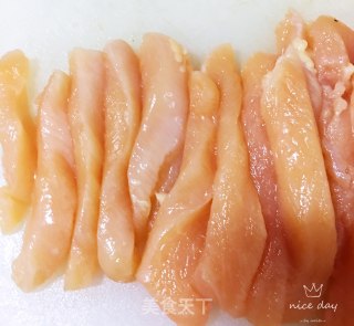 黑椒烤鸡柳的做法步骤：2