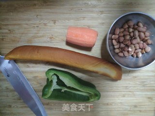 素鸡胡萝卜炒青椒的做法步骤：1