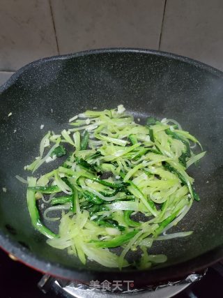 炒莴笋丝的做法步骤：5