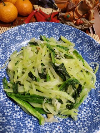 炒莴笋丝的做法步骤：7