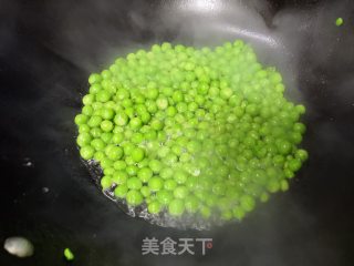 青豆炒马蹄的做法步骤：4