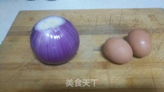 洋葱炒鸡蛋的做法步骤：1