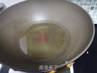 香辣肉丁酱的做法步骤：2