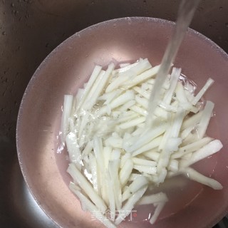 家常炒藕条的做法步骤：3