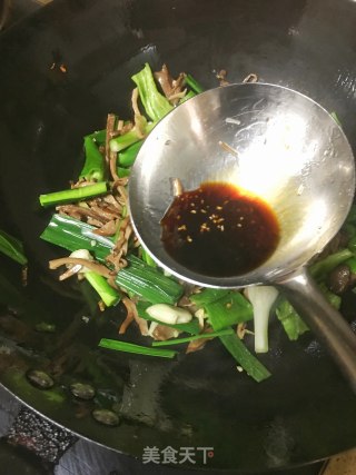 烟笋丝炒腊肉的做法步骤：6