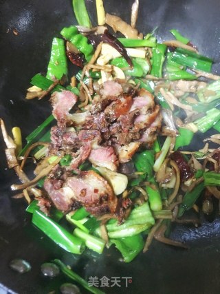 烟笋丝炒腊肉的做法步骤：7