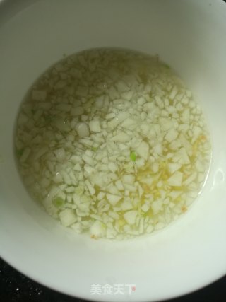 凉拌饺子皮的做法步骤：1
