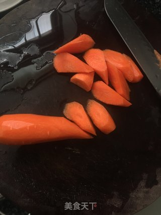 胡萝卜马蹄牛骨汤的做法步骤：4