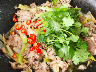 葱爆羊肉的做法步骤：7