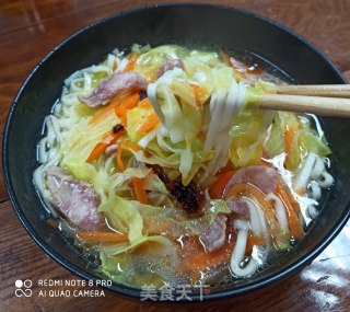 腊肠包菜胡萝卜汤面的做法步骤：7