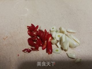 虾皮蒜蓉浇菜芯的做法步骤：4