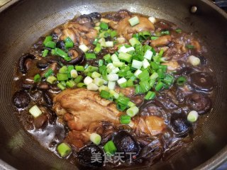 鸡腿香菇炖粉条的做法步骤：11