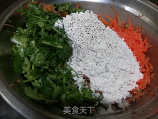 胡萝卜香菜素丸子的做法步骤：1