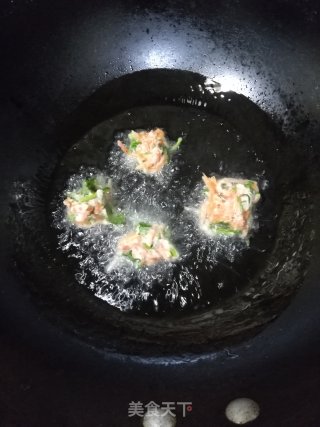 胡萝卜香菜素丸子的做法步骤：4