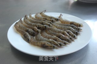 茄汁虾球的做法步骤：1