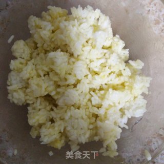 黄金炒饭的做法步骤：2