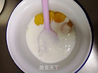 蓝莓酸奶蛋糕的做法步骤：2