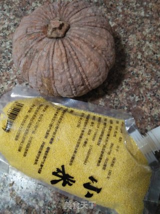 小米南瓜粥的做法步骤：1
