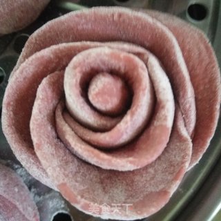 红玫瑰花卷的做法步骤：10