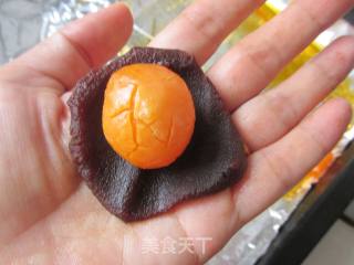 豆沙蛋黄酥的做法步骤：7