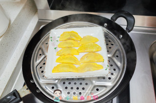 10个月以上牛肉蛋饺的做法步骤：8