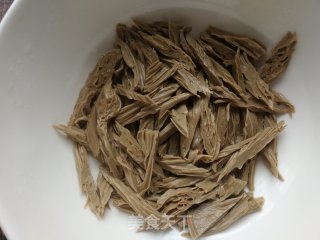 荷兰豆红椒拌黑腐竹的做法步骤：6