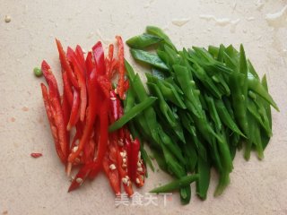 荷兰豆红椒拌黑腐竹的做法步骤：7