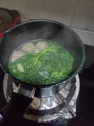 茼蒿牛肉丸子汤的做法步骤：4