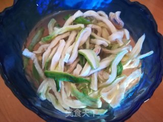 拌青萝卜干的做法步骤：3