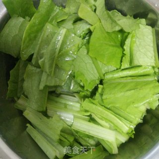 清炒油麦菜的做法步骤：1