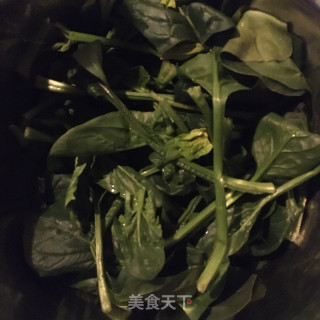 菠菜炝拌腐竹的做法步骤：1