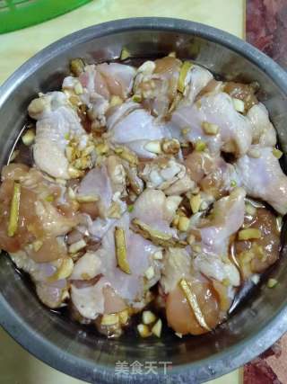 可乐鸡腿的做法步骤：1