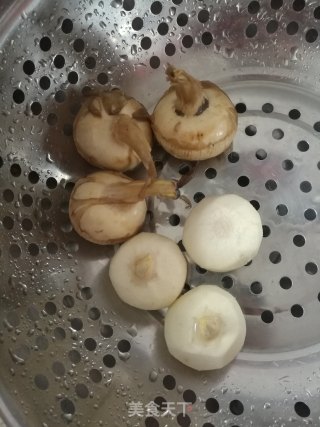 慈菇烧肉的做法步骤：1