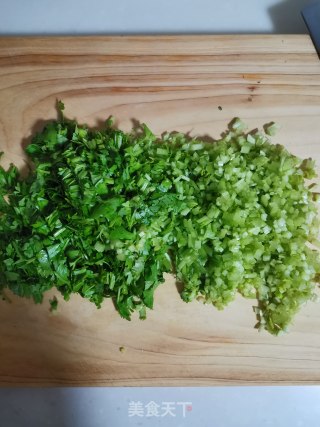 芹菜麦饭的做法步骤：1
