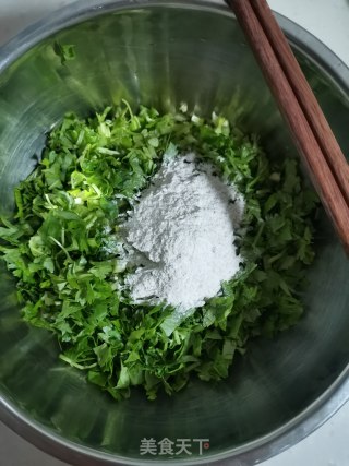 芹菜麦饭的做法步骤：2