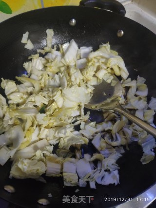 白菜豆腐炖丸子的做法步骤：1