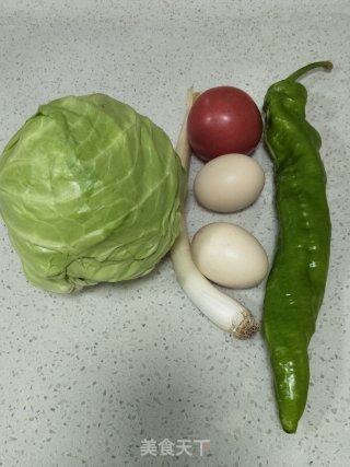 甘蓝炒鸡蛋的做法步骤：1