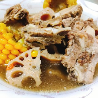阿胶玉米莲藕炖排骨的做法步骤：5