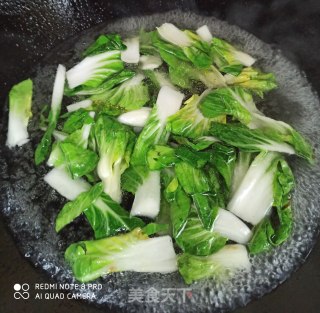 青菜肉丸鸡蛋面的做法步骤：3