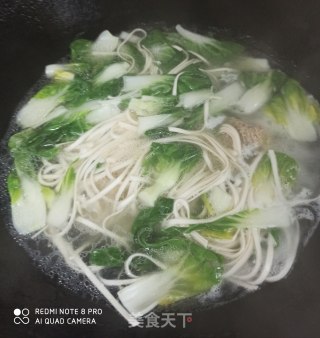 青菜肉丸鸡蛋面的做法步骤：5